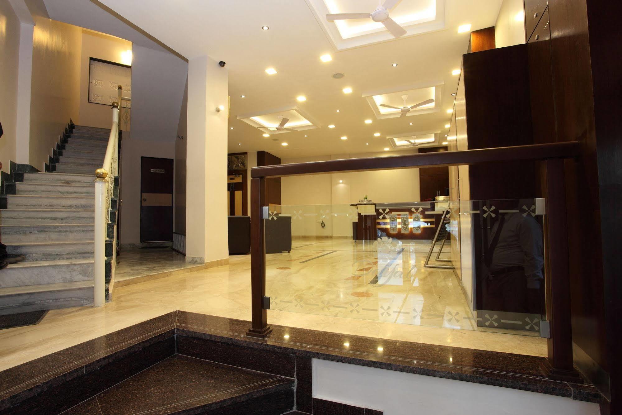 Hotel Dayal Udaipur Buitenkant foto