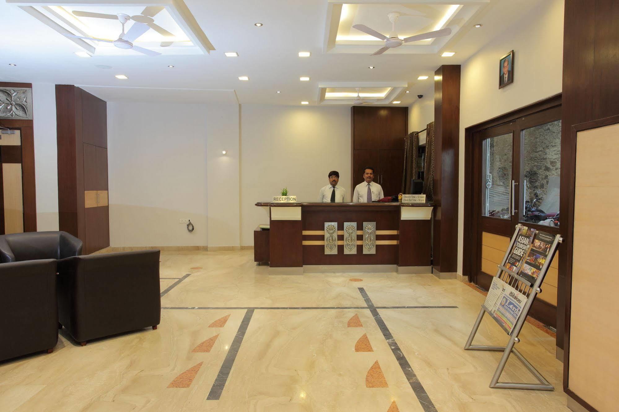 Hotel Dayal Udaipur Buitenkant foto