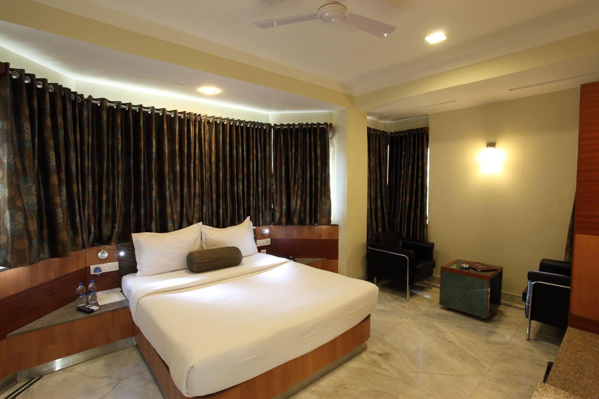 Hotel Dayal Udaipur Buitenkant foto