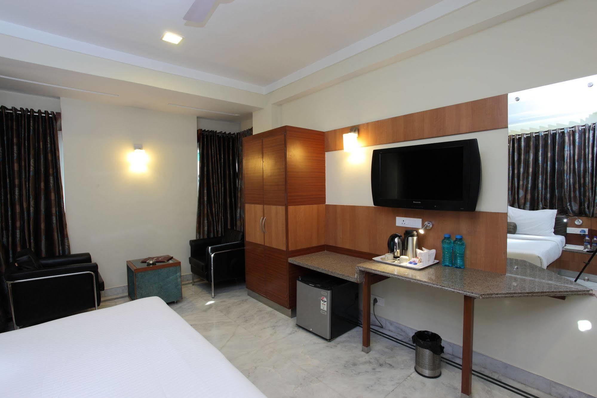 Hotel Dayal Udaipur Buitenkant foto